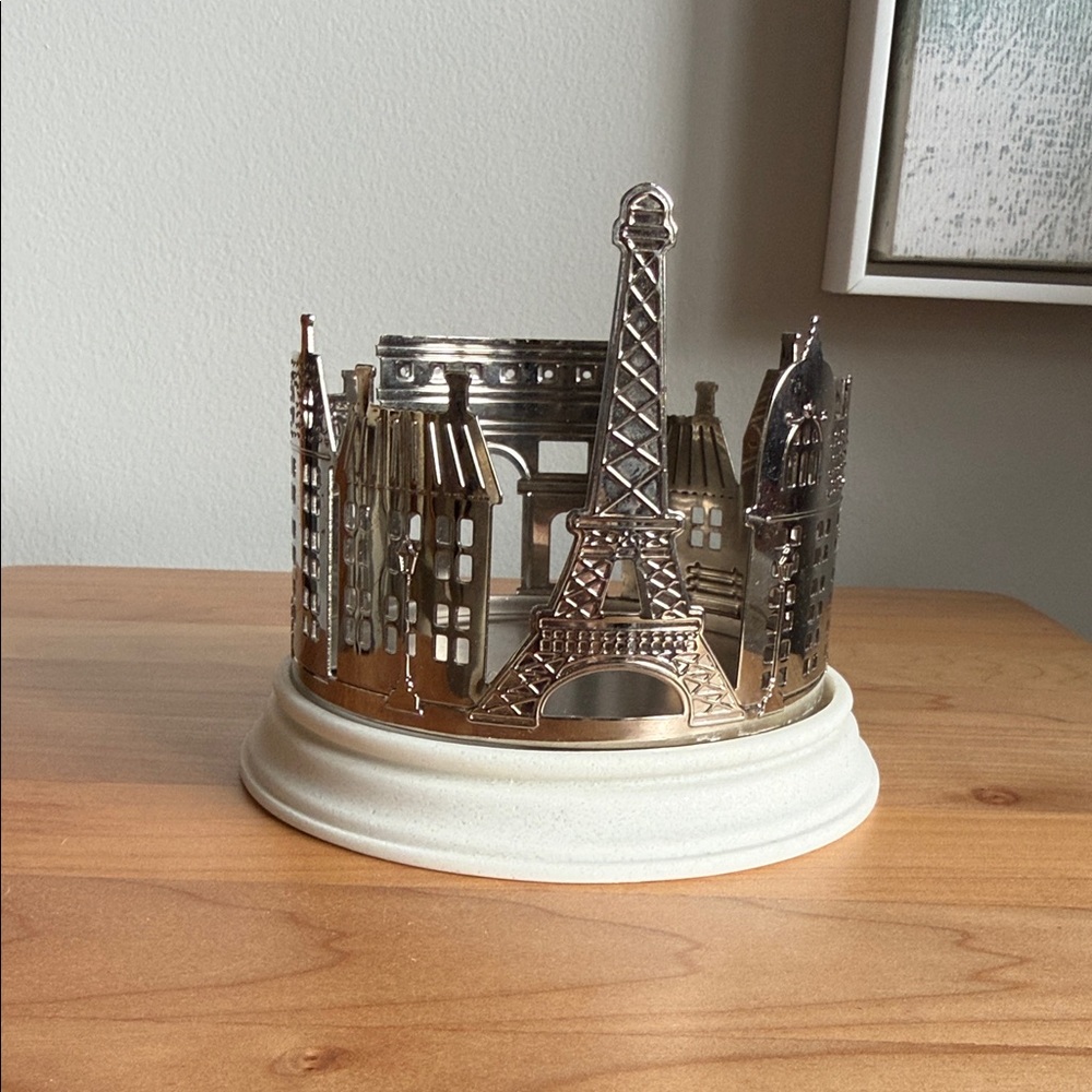 Bath & Body Works Emily in Paris Cityscape 3-Wick Candle Holder Silver / Chrome